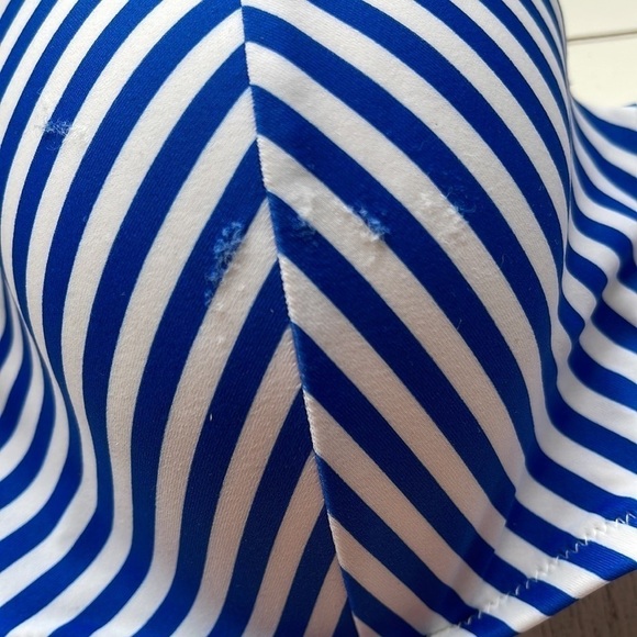 Shade & Shore Chevron Swimsuit Top | SIZE 34D - Picture 4 of 4